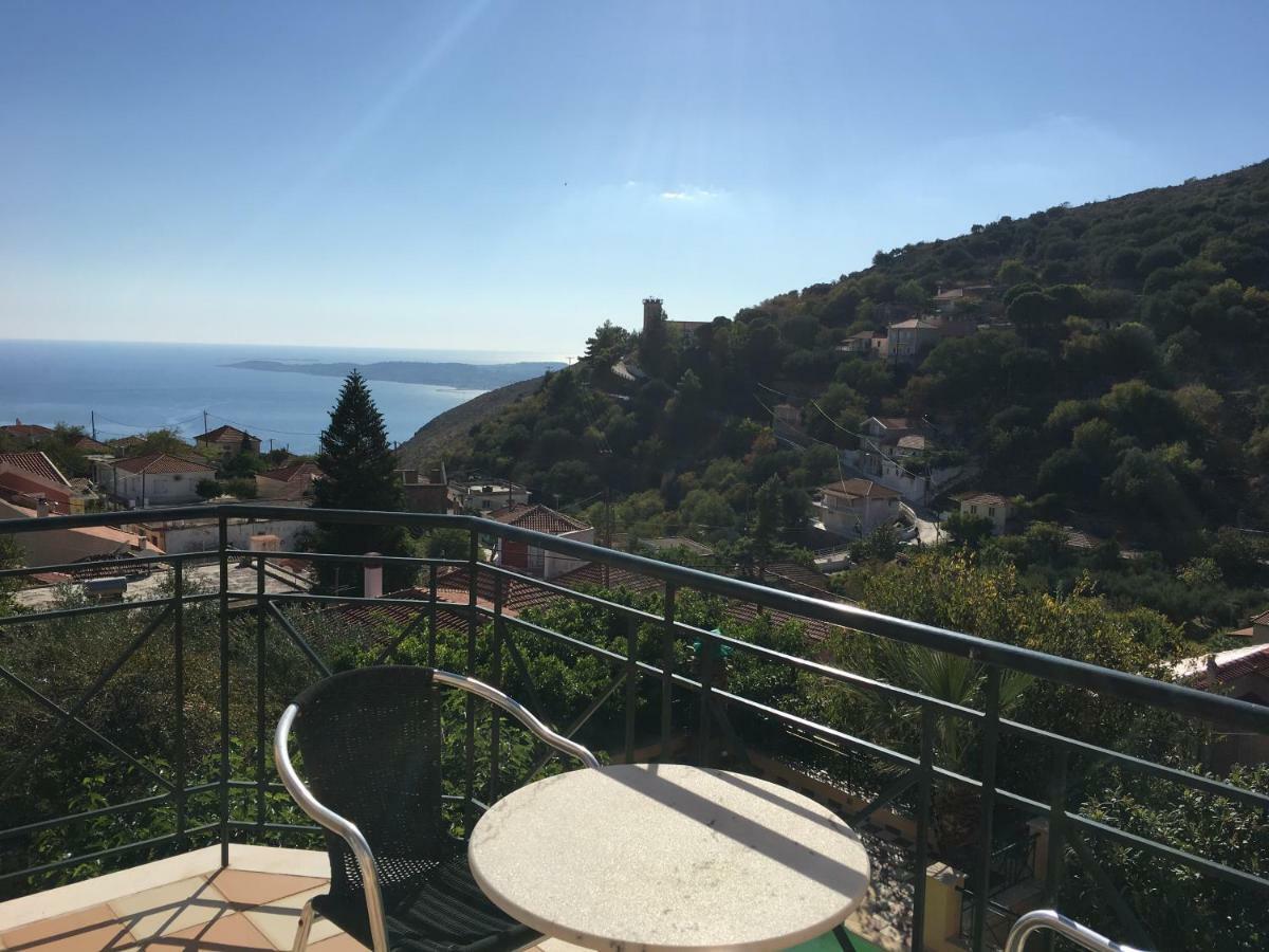Villa Tzitzifies Kourouklata 外观 照片
