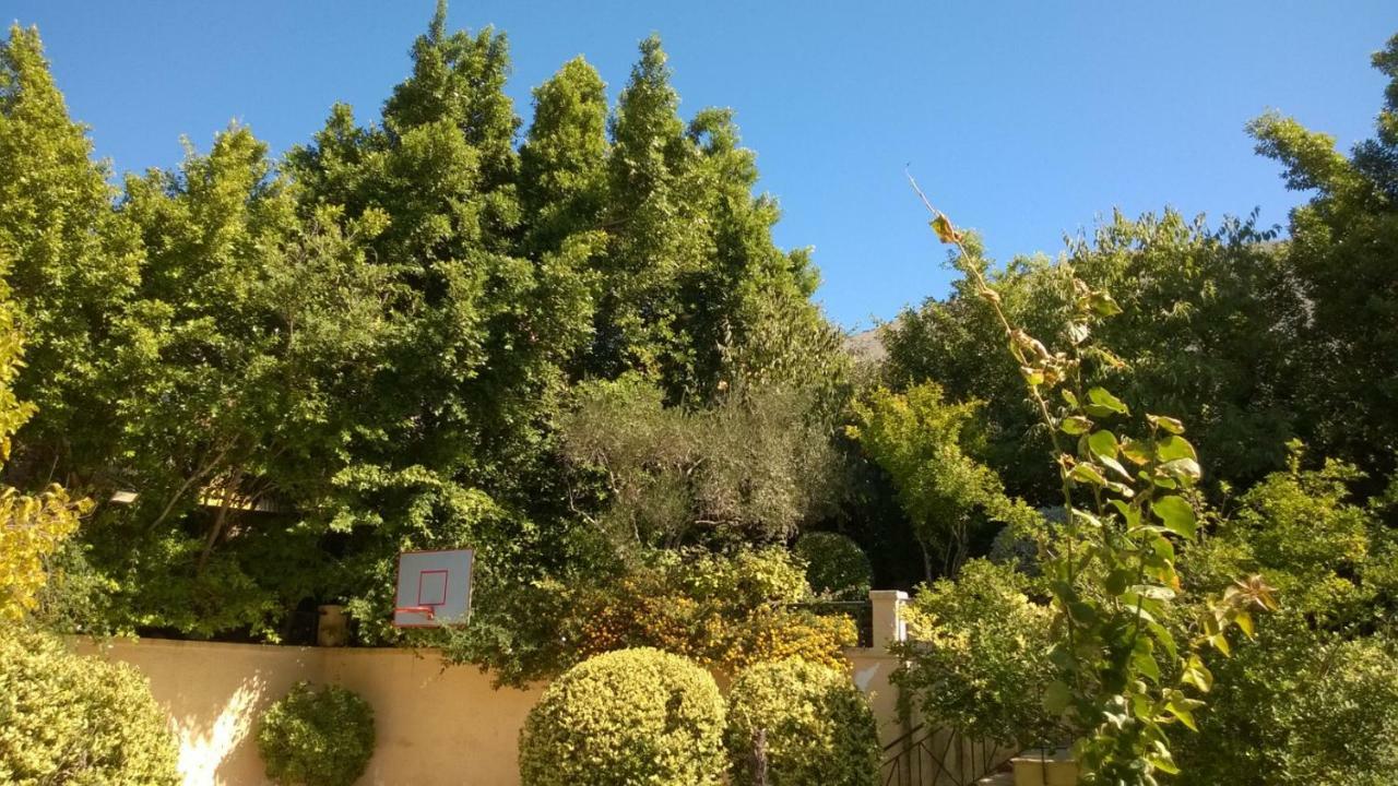 Villa Tzitzifies Kourouklata 外观 照片