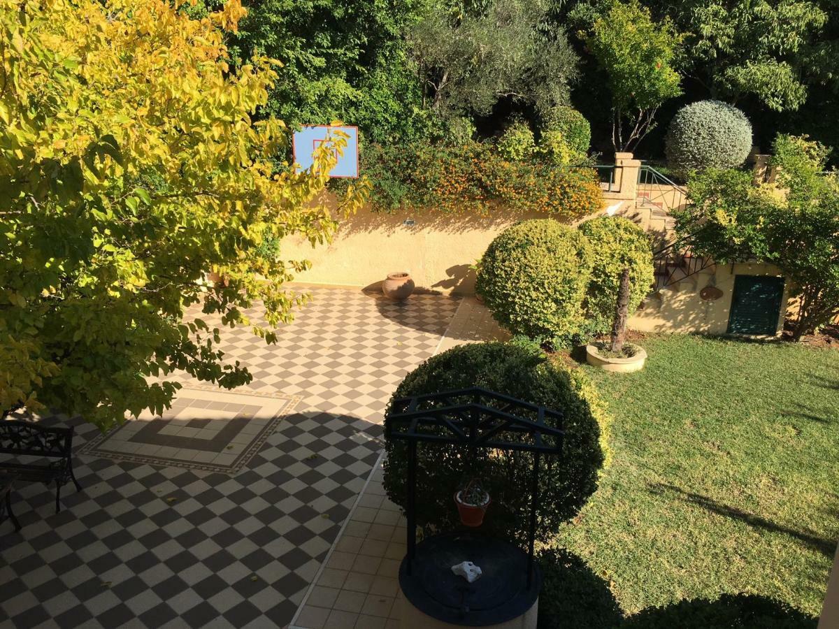 Villa Tzitzifies Kourouklata 外观 照片