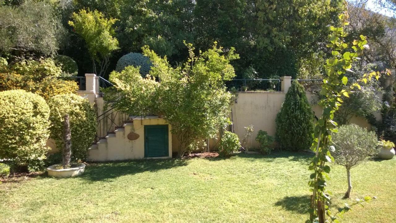 Villa Tzitzifies Kourouklata 外观 照片